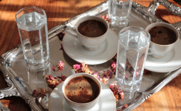 Çay ve kahveden sonra mutlaka 1 bardak su için!