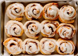 Krem peynir frosting’li cinnamon rolls tarifi