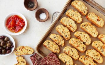 Zeytinli taze baharatlı biscotti tarifi